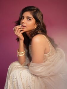 Kalyani Priyadarshan Looks Dreamy in Elegant White Ethnic Outfit Photos (4)