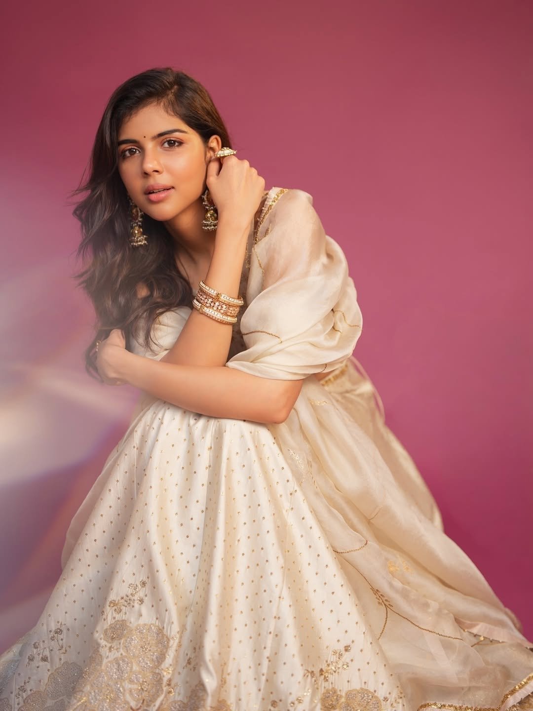 Kalyani Priyadarshan Looks Dreamy in Elegant White Ethnic Outfit Photos (7)