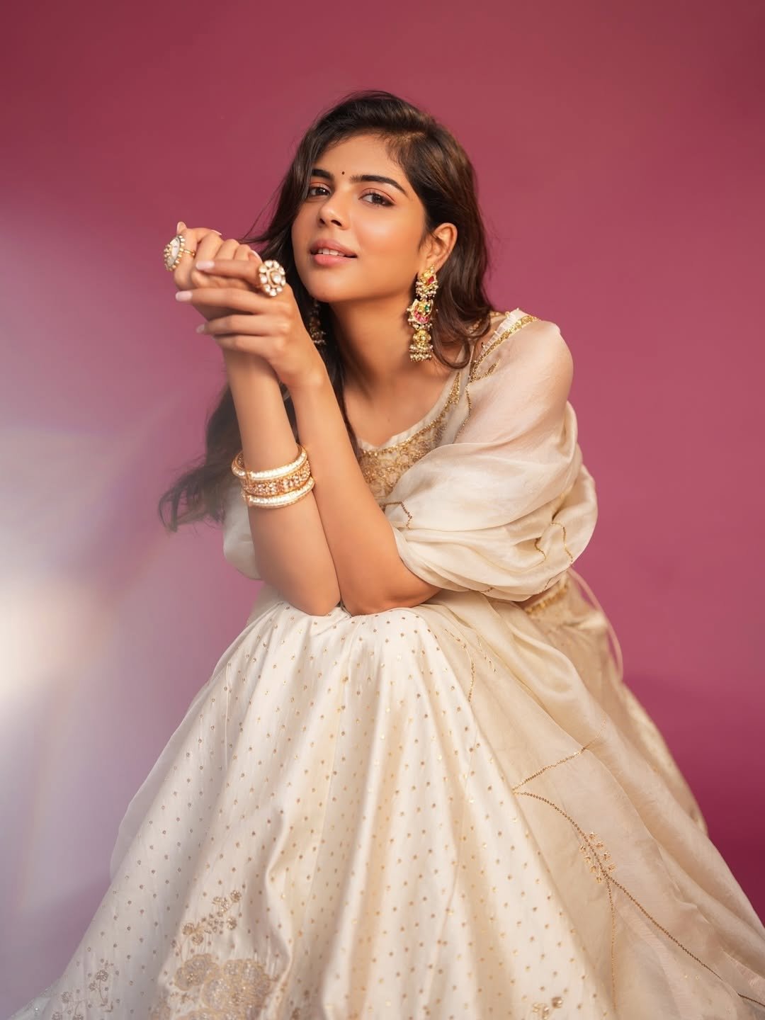 Kalyani Priyadarshan Looks Dreamy in Elegant White Ethnic Outfit Photos (8)