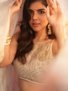 Kalyani Priyadarshan Looks Dreamy in Elegant White Ethnic Outfit Photos (9)