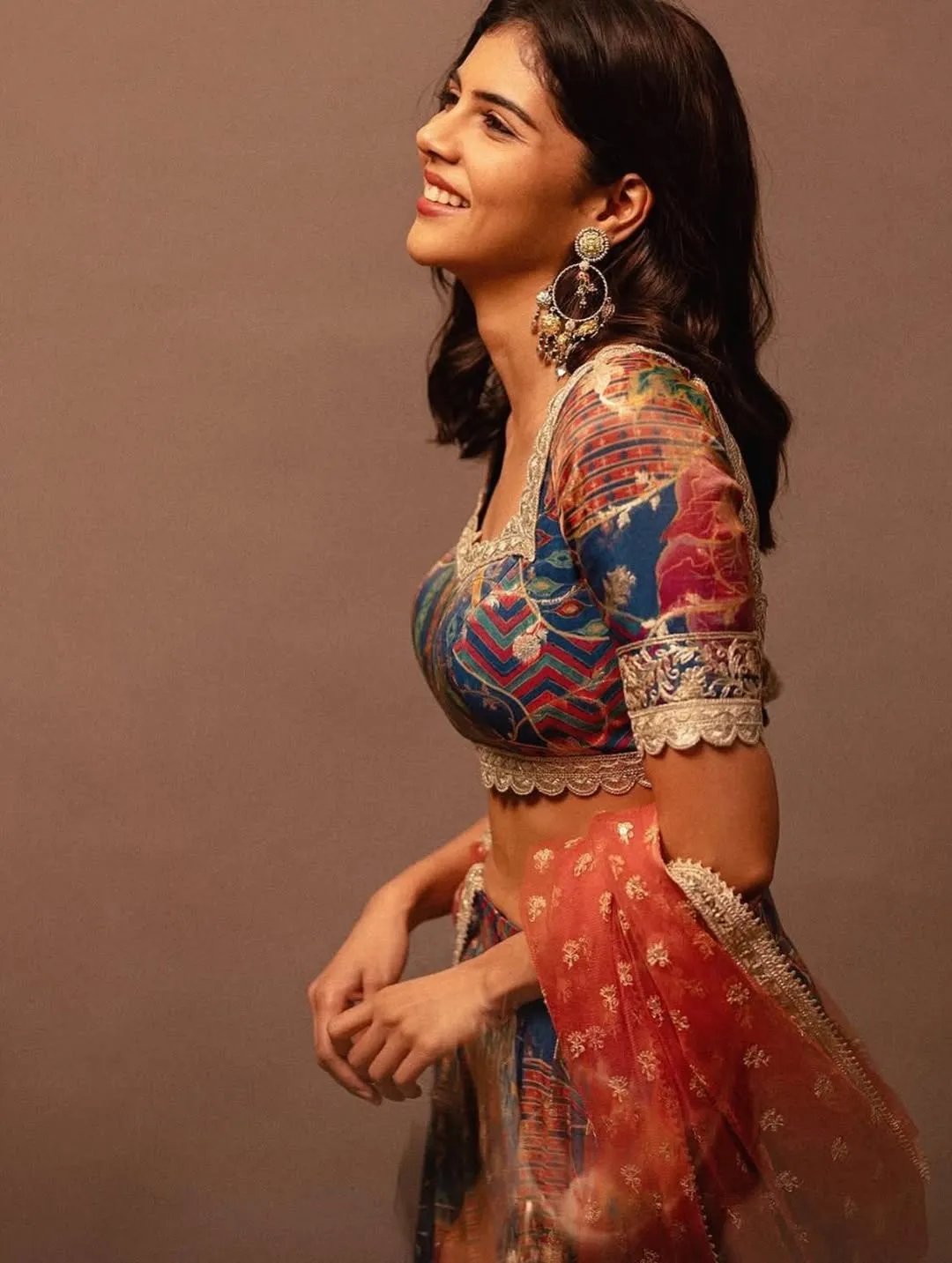 Kalyani Priyadarshan Stuns in Elegant Ethnic Outfit – Latest Photos (1)