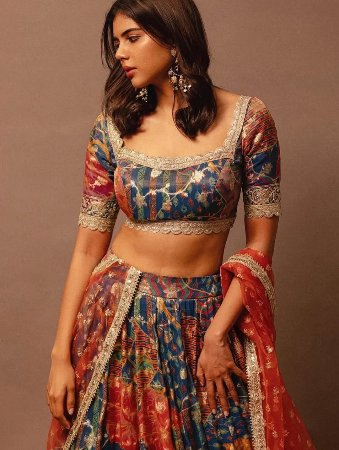 Kalyani Priyadarshan Stuns in Elegant Ethnic Outfit – Latest Photos (2)