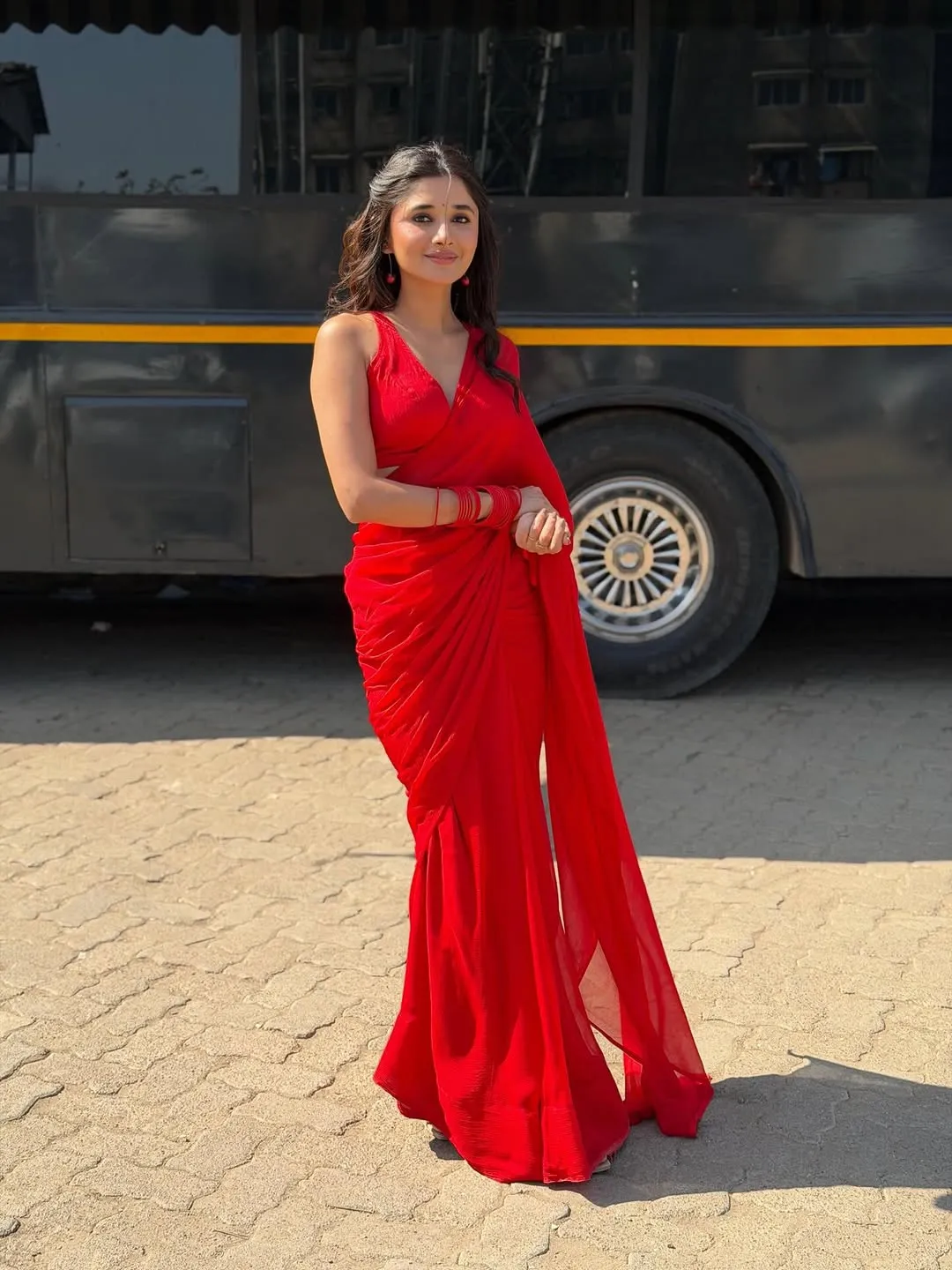 Kanika Mann Turns Heads in Stunning Red Saree During Latest Photoshoot (1)
