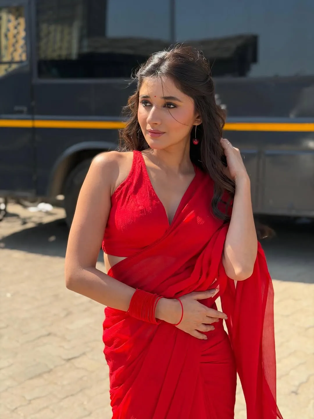 Kanika Mann Turns Heads in Stunning Red Saree During Latest Photoshoot (10)