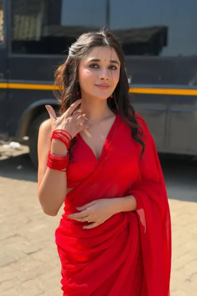 Kanika Mann Turns Heads in Stunning Red Saree During Latest Photoshoot (11)
