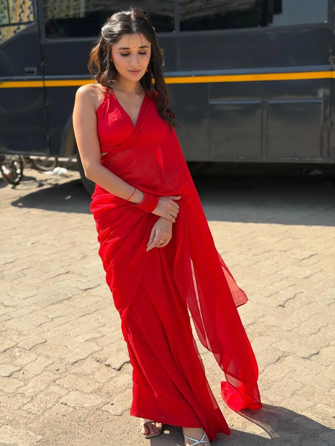 Kanika Mann Turns Heads in Stunning Red Saree During Latest Photoshoot (13)