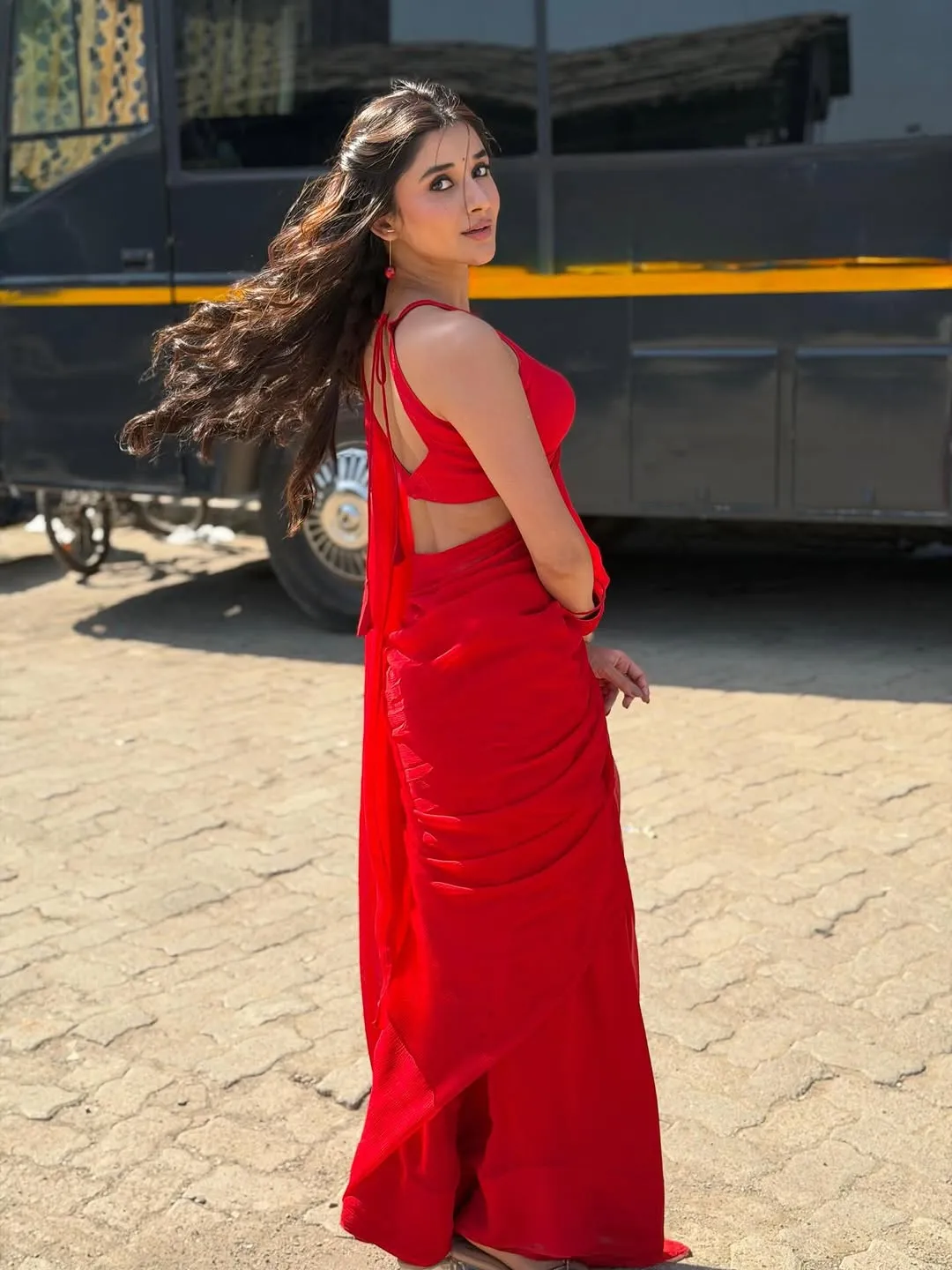Kanika Mann Turns Heads in Stunning Red Saree During Latest Photoshoot (14)