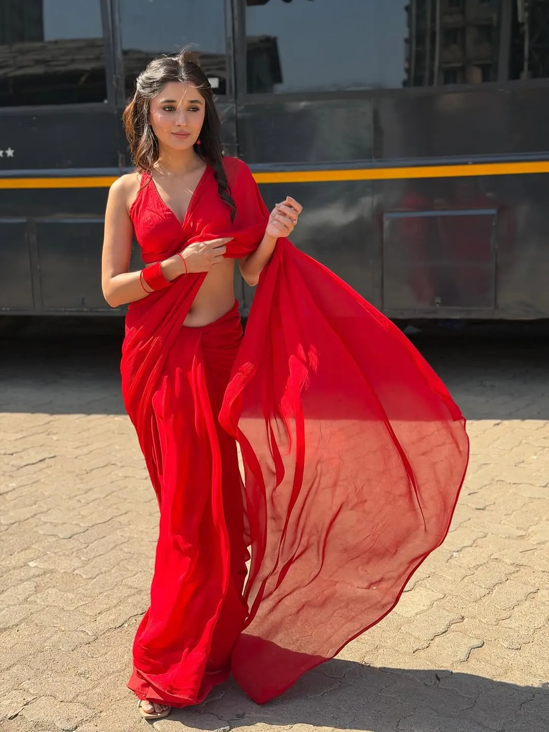 Kanika Mann Turns Heads in Stunning Red Saree During Latest Photoshoot (15)