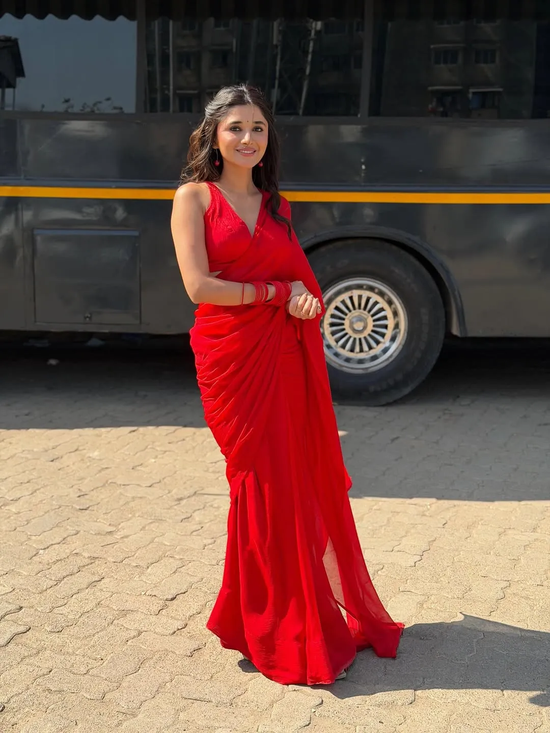 Kanika Mann Turns Heads in Stunning Red Saree During Latest Photoshoot (5)