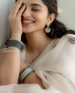 Kayadu Lohar Radiates Elegance in White Saree – Latest Photos (3)