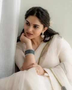 Kayadu Lohar Radiates Elegance in White Saree – Latest Photos (7)
