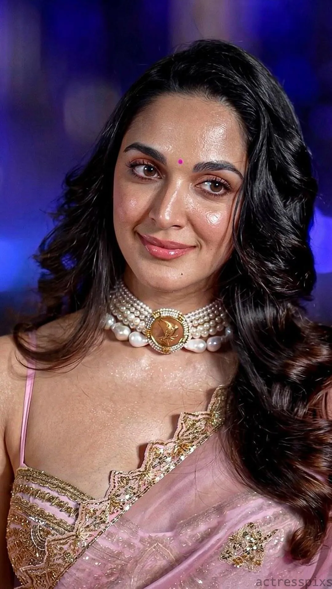 Kiara Advani Looks Ethereal in Pink Designer Saree – Latest Photos (10)