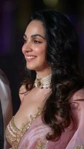 Kiara Advani Looks Ethereal in Pink Designer Saree – Latest Photos (14)
