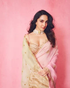 Kiara Advani Looks Ethereal in Pink Designer Saree – Latest Photos (15)