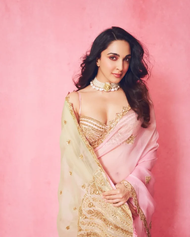 Kiara Advani Looks Ethereal in Pink Designer Saree – Latest Photos (15)