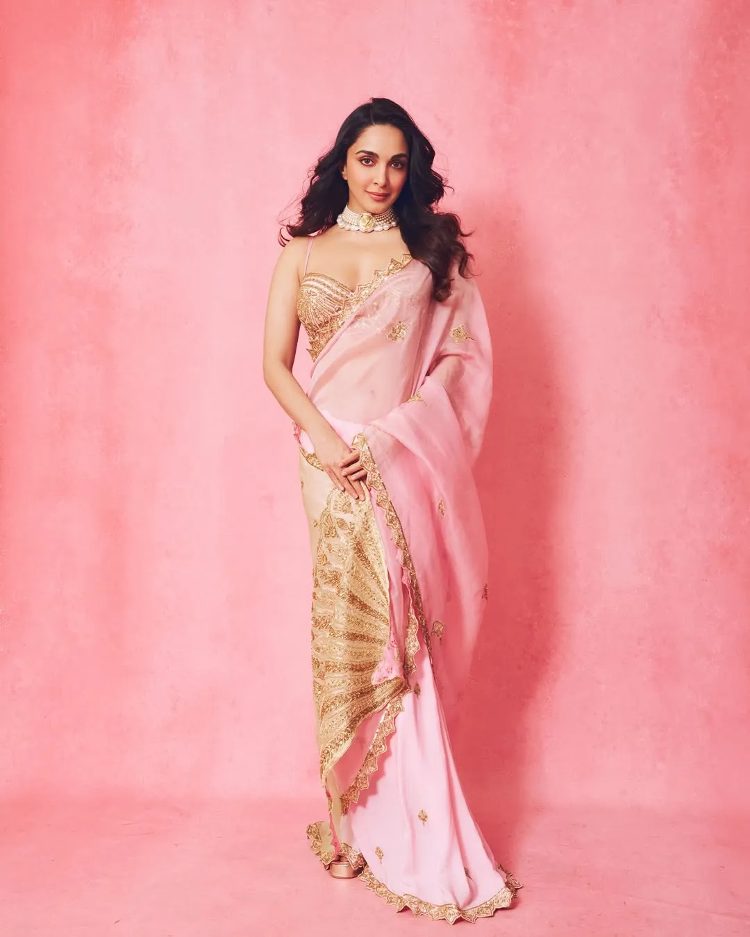 Kiara Advani Looks Ethereal in Pink Designer Saree – Latest Photos (5)