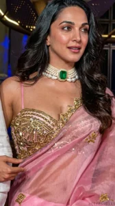 Kiara Advani Looks Ethereal in Pink Designer Saree – Latest Photos (6)