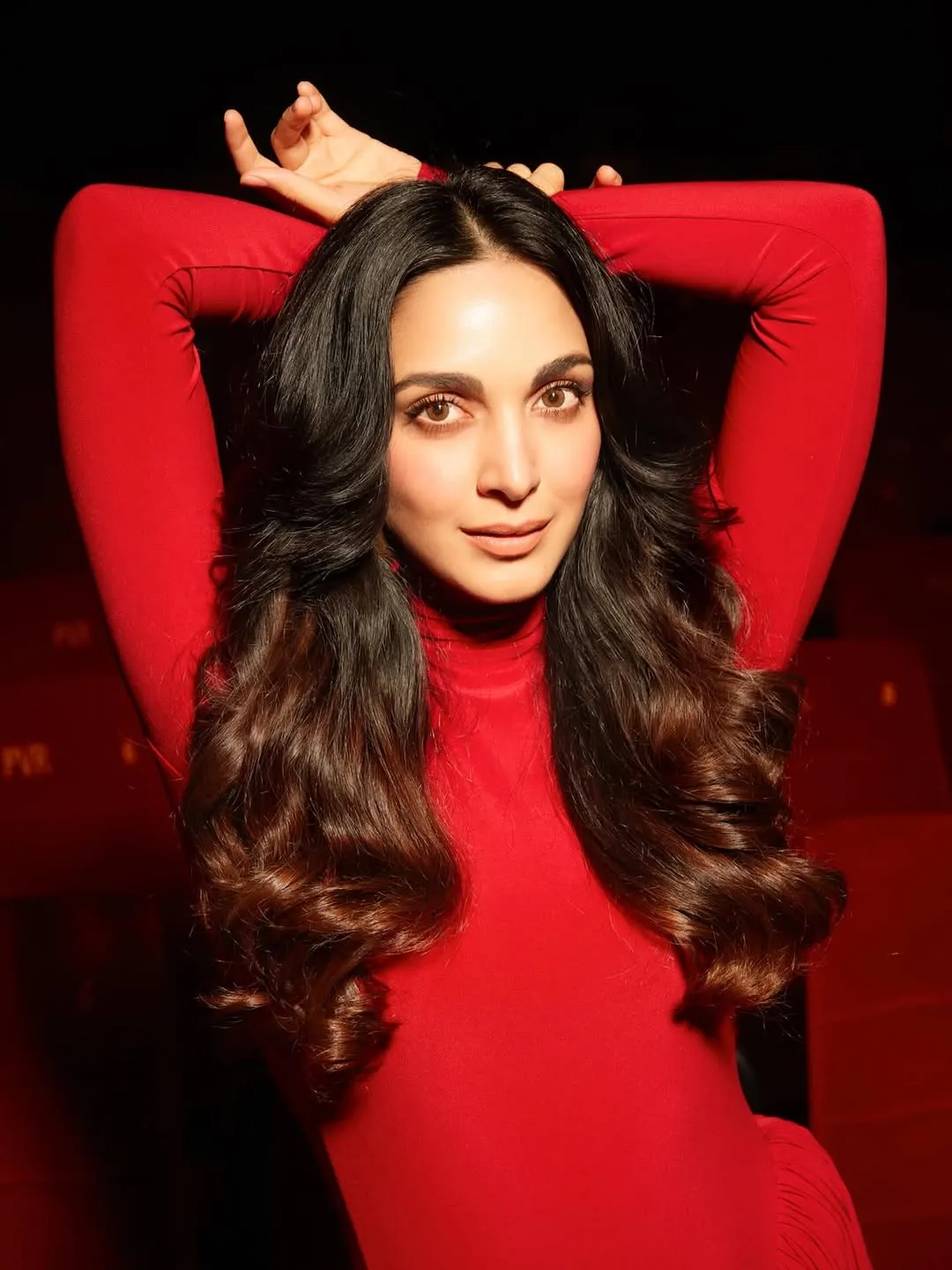Kiara Advani Stuns in Bold Red Outfit at Special Photoshoot (2)