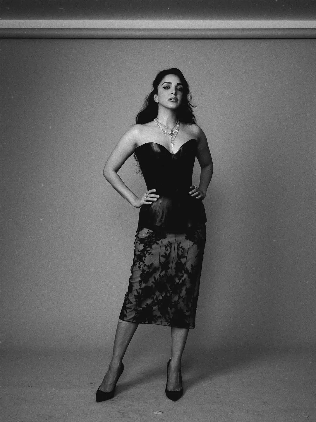 Kiara Advani Turns Heads in Stunning Black Fashion Photoshoot (5)
