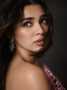 Krithi Shetty Dazzles in Glamorous Pink Sequin Dress – Latest Photos (4)