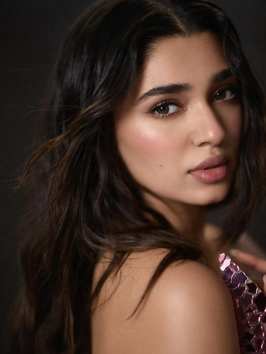 Krithi Shetty Dazzles in Glamorous Pink Sequin Dress – Latest Photos (7)