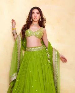 Medha Shankr Looks Gorgeous in Lime Green Lehenga Photos (1)