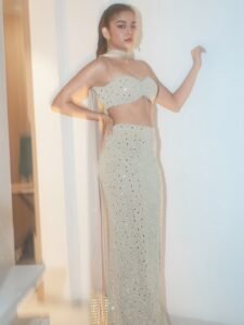 Mithila Palkar Stuns in Glamorous Champagne Ethnic Outfit Photos (19)