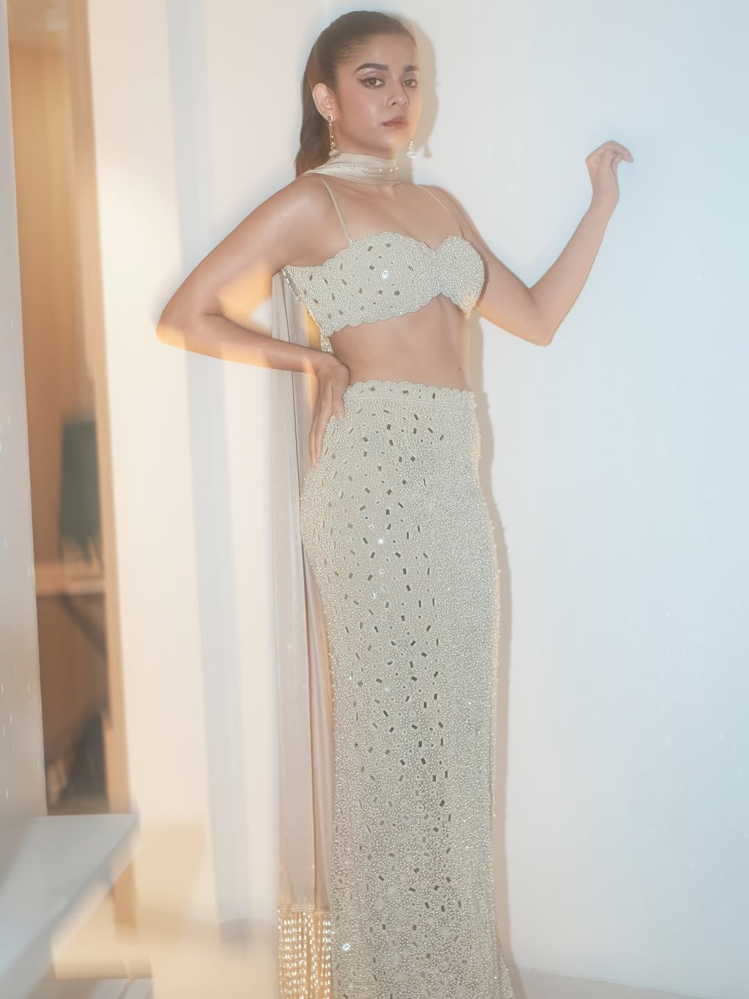 Mithila Palkar Stuns in Glamorous Champagne Ethnic Outfit Photos (19)