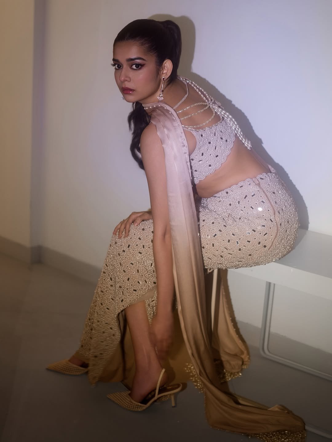 Mithila Palkar Stuns in Glamorous Champagne Ethnic Outfit Photos (8)
