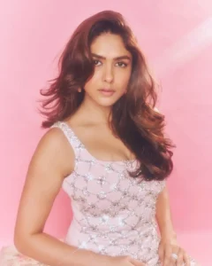 Mrunal Thakur Dazzles in Pink Designer Dress – Latest Glamorous Photos (12)