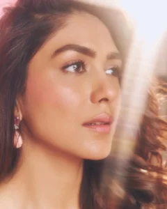 Mrunal Thakur Dazzles in Pink Designer Dress – Latest Glamorous Photos (5)