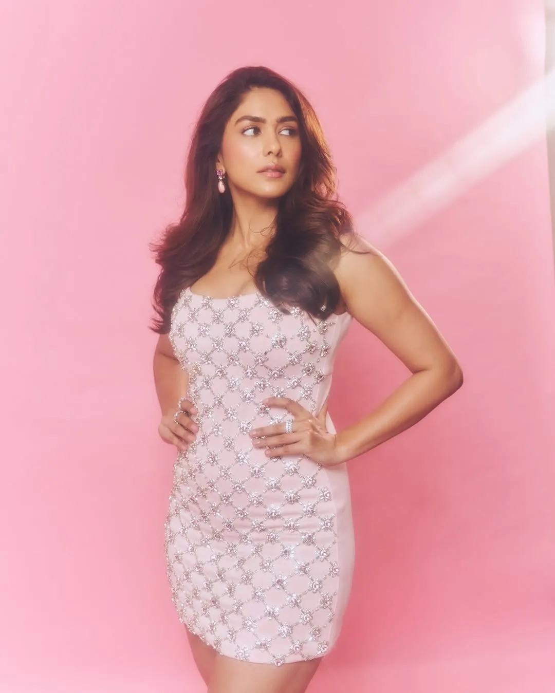 Mrunal Thakur Dazzles in Pink Designer Dress – Latest Glamorous Photos (9)