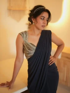 Mrunalini Ravi Looks Gorgeous in Elegant Designer Saree – Latest Photos (10)