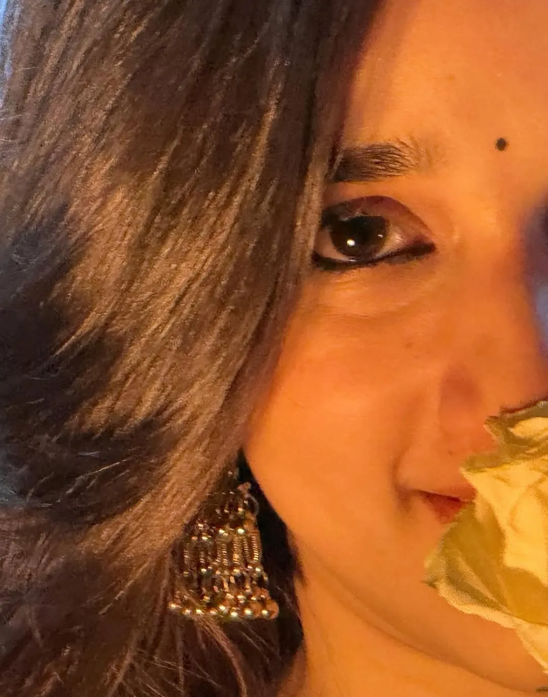 Nuveksha Stuns in Elegant Black Saree During Latest Photoshoot (1)