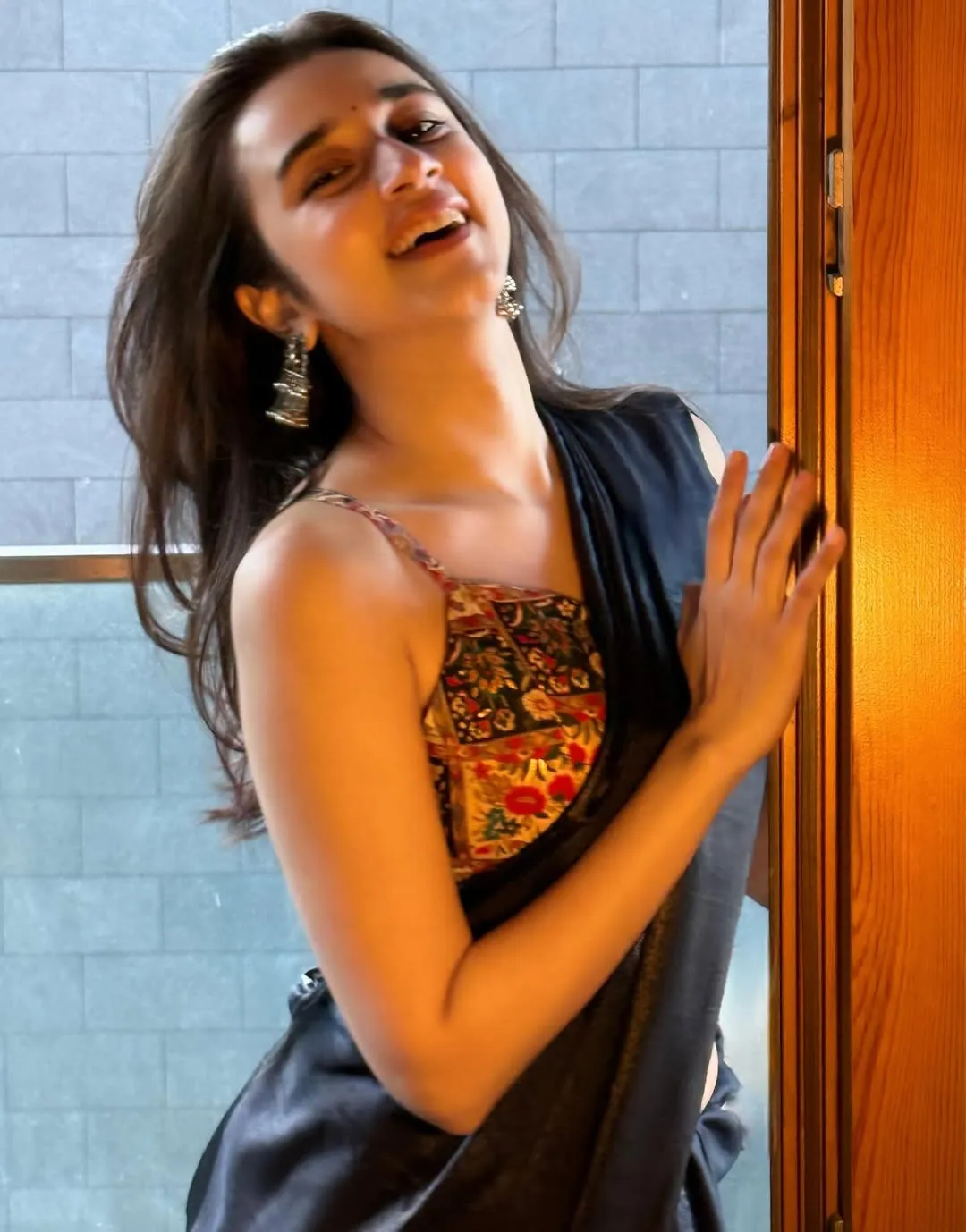 Nuveksha Stuns in Elegant Black Saree During Latest Photoshoot (4)