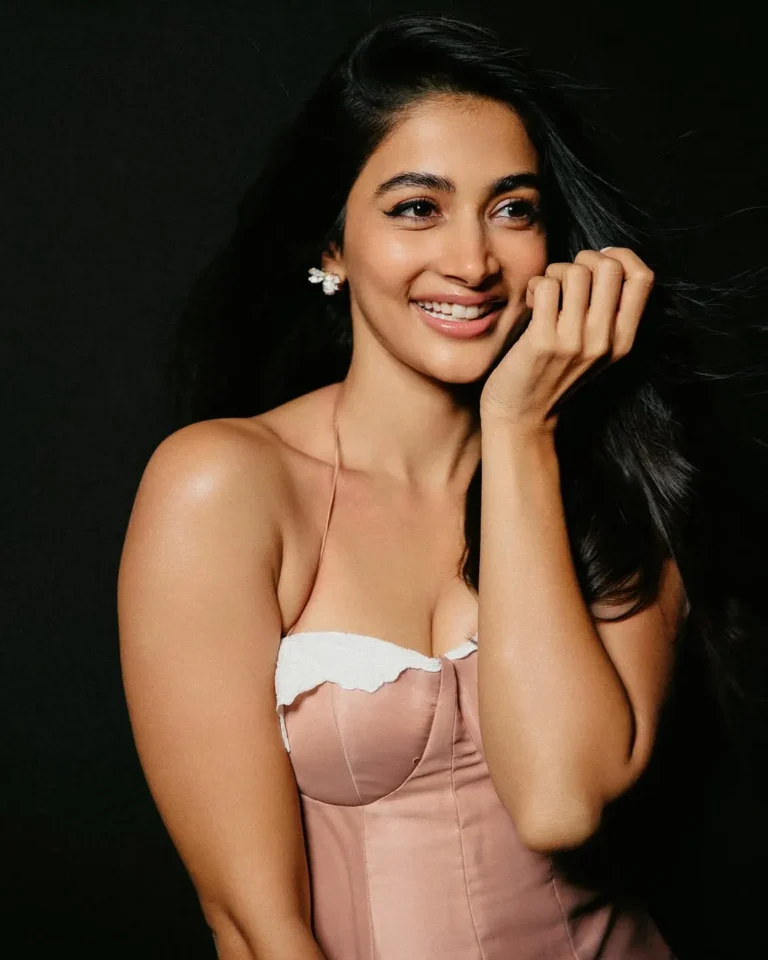 Pooja Hegde Radiates Charm in Elegant Pink Outfit – Latest Photoshoot (4)