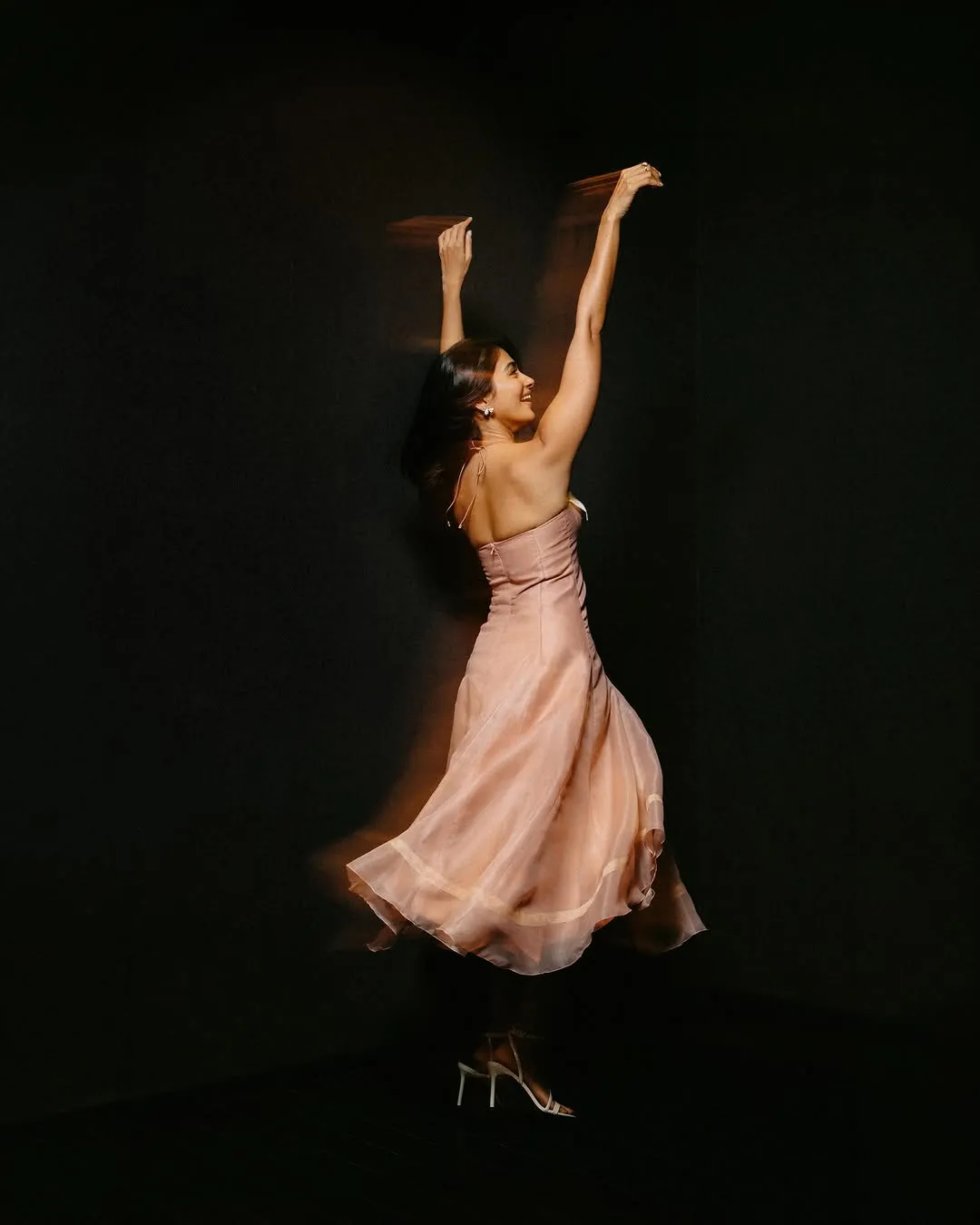 Pooja Hegde Radiates Charm in Elegant Pink Outfit – Latest Photoshoot (9)