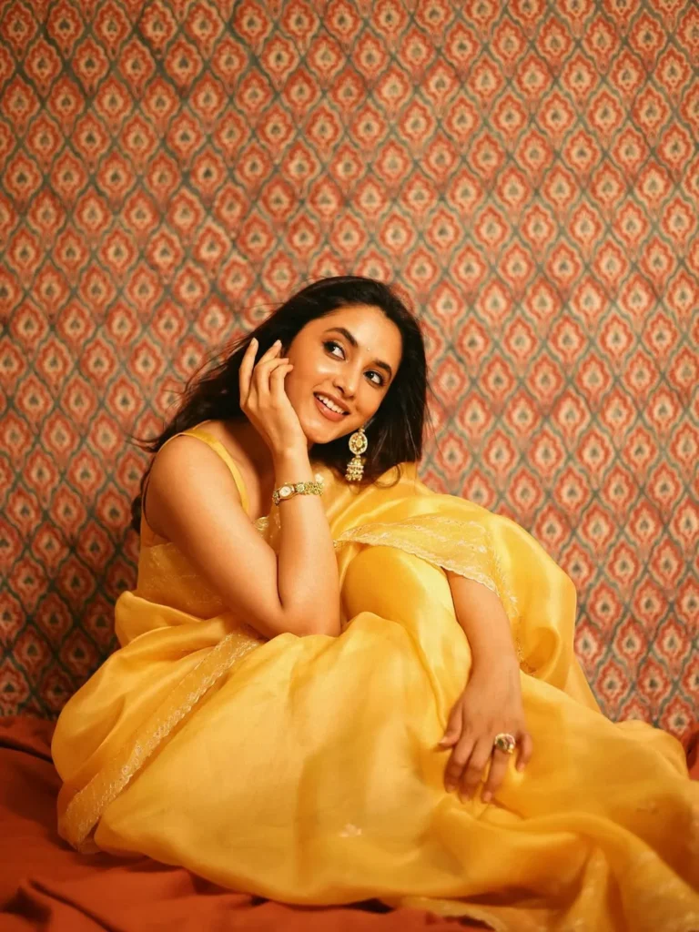 Priyanka Mohan Looks Radiant in Yellow Saree – Latest Stunning Photos (2)