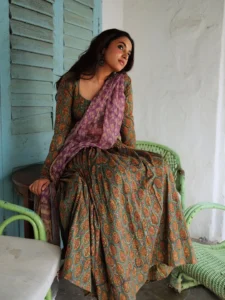 Priyanka Mohan Stuns in Elegant Traditional Ethnic Attire (1)