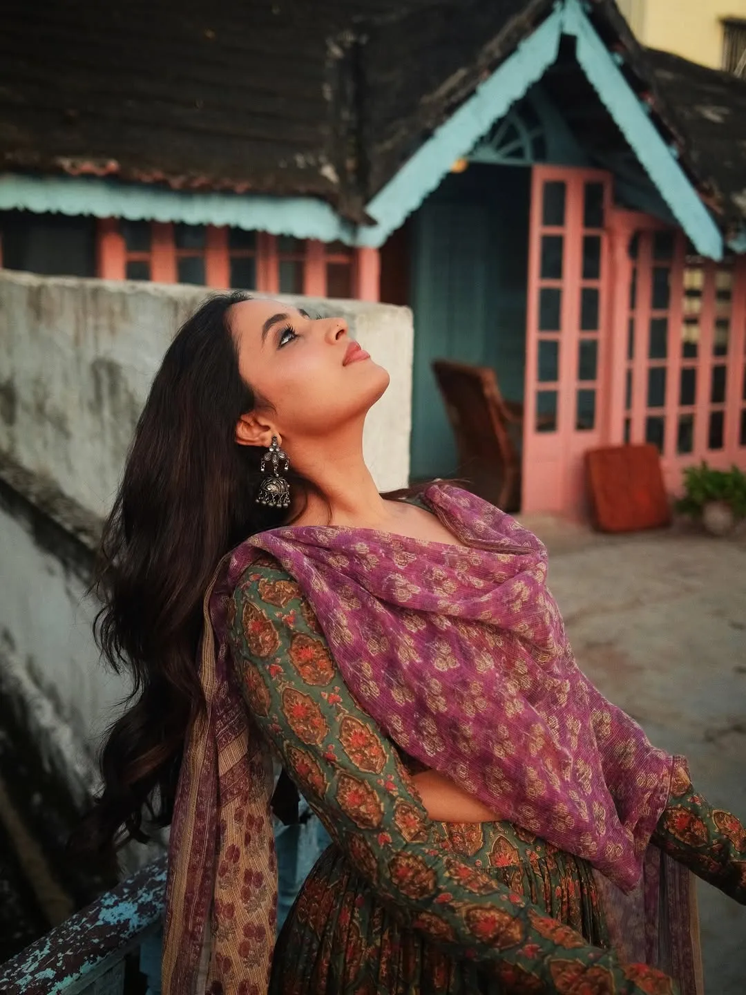 Priyanka Mohan Stuns in Elegant Traditional Ethnic Attire (4)