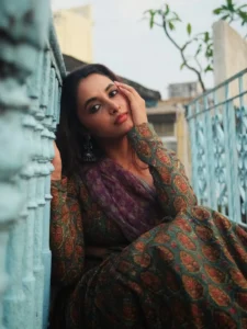 Priyanka Mohan Stuns in Elegant Traditional Ethnic Attire (8)