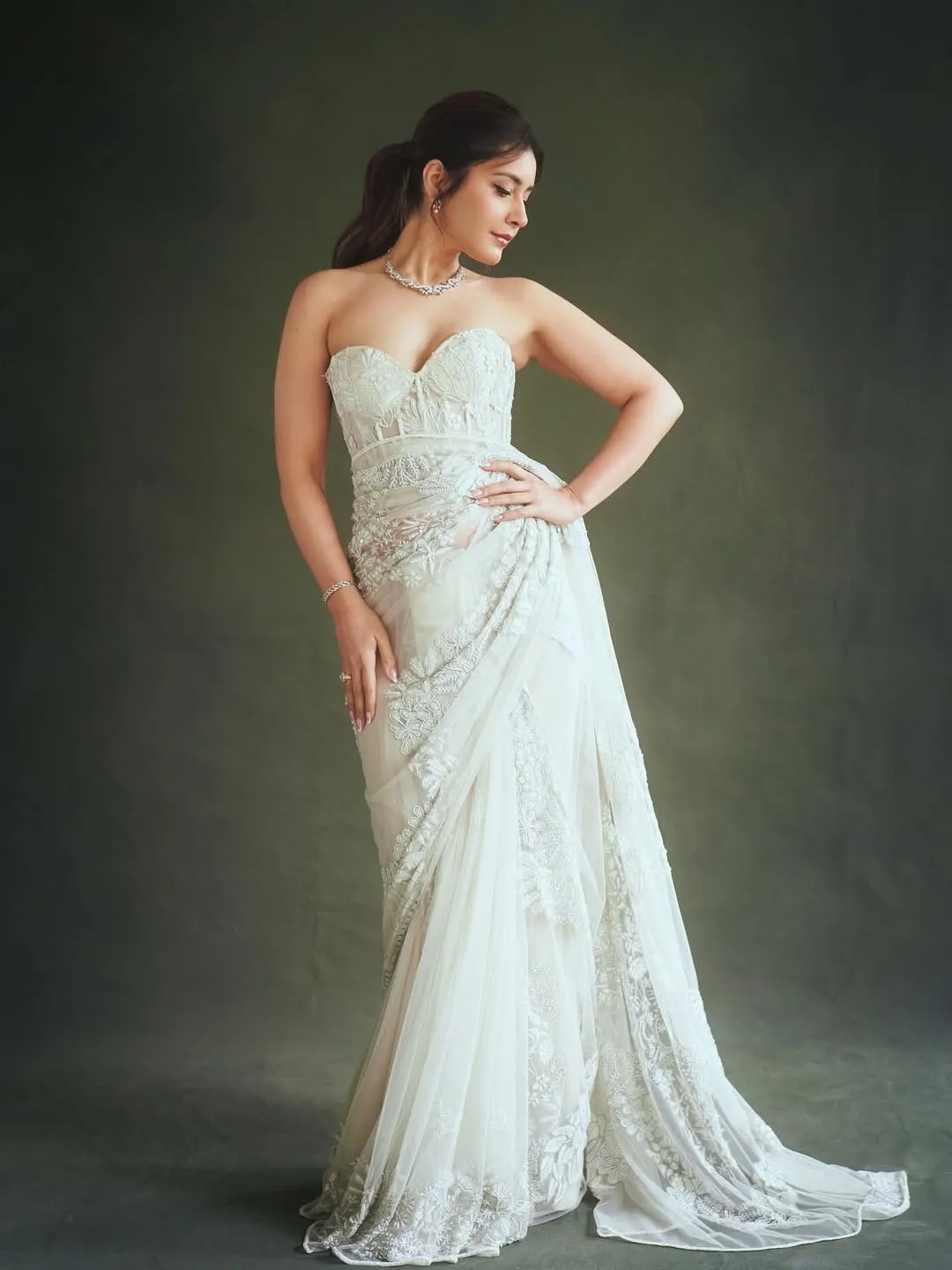 Raashi Khanna Looks Breathtaking in Elegant White Designer Outfit (5)