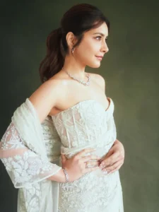 Raashi Khanna Looks Breathtaking in Elegant White Designer Outfit (8)