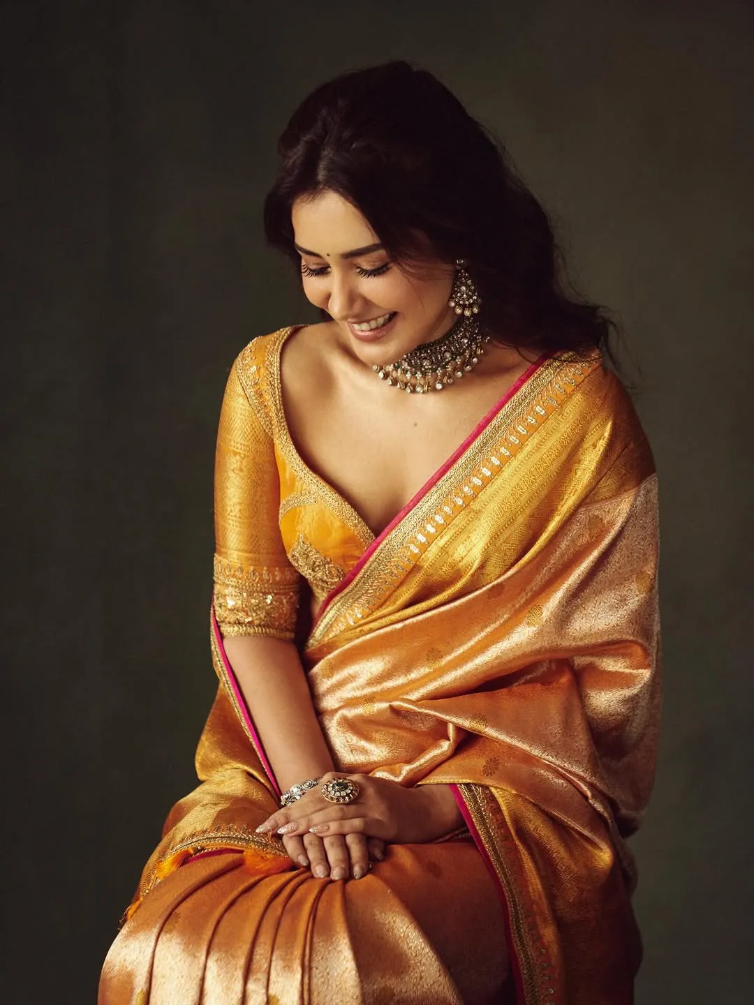 Raashi Khanna Looks Regal in Golden Silk Saree Latest Photos (1)
