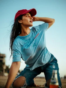 Ruhani Sharma’s Stunning Beachside Portrait Captures Natural Beauty (12)