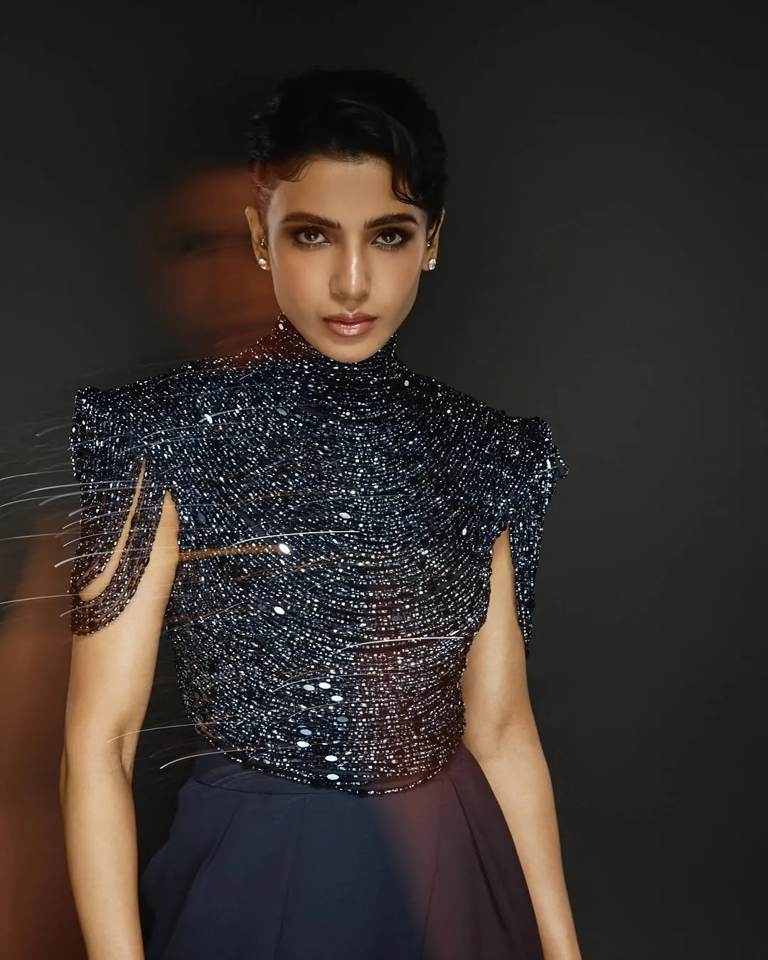 Samantha Ruth Prabhu Stuns in Elegant Black Designer Outfit at Latest Photoshoot (8)