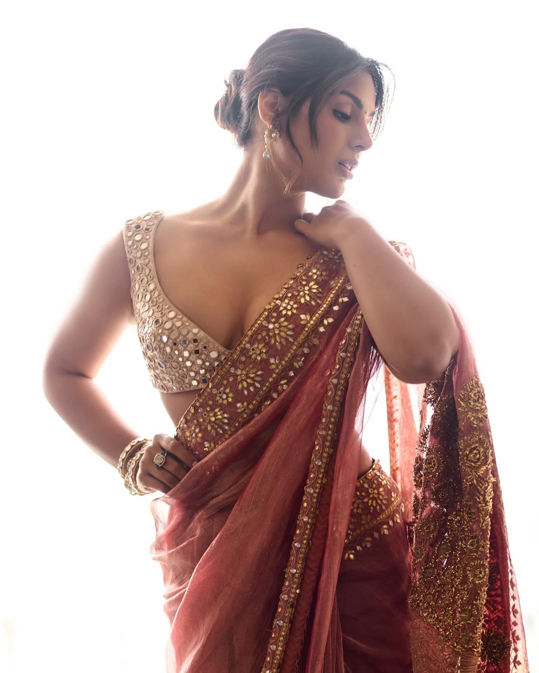Samyuktha Looks Radiant in Maroon Saree and Mirror Work Blouse Photos (2)
