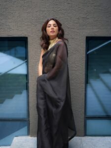 Samyuktha Stuns in Black Saree and Golden Blouse Photos (5)