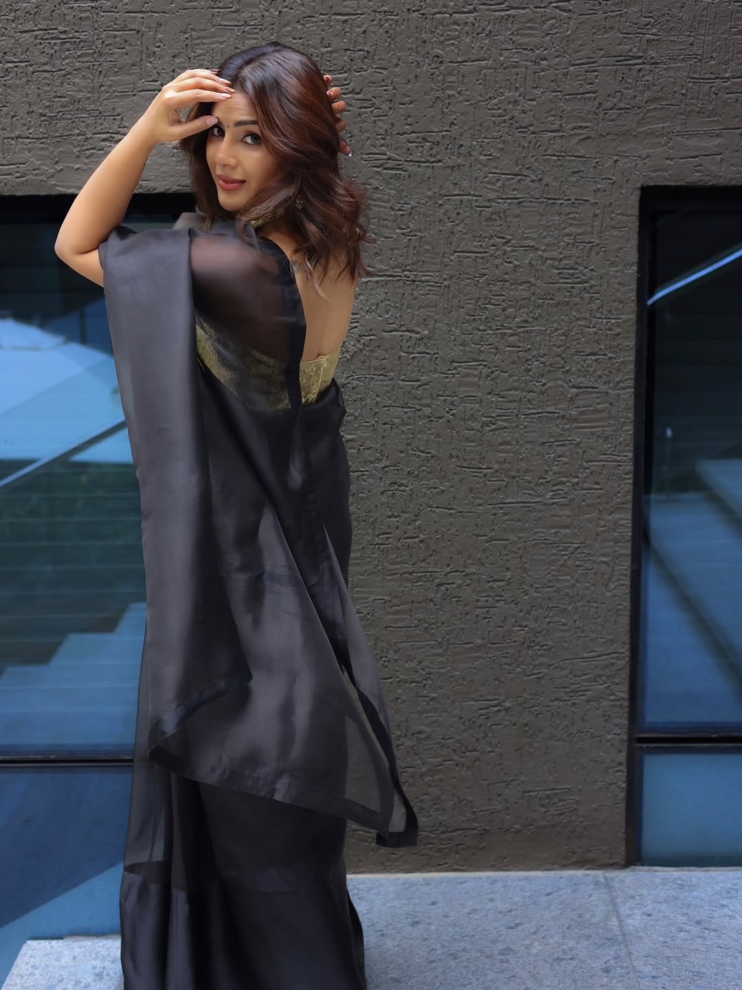 Samyuktha Stuns in Black Saree and Golden Blouse Photos (7)