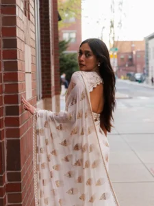 Sayani Gupta Turns Heads in Elegant White Saree – Latest Photos (1)